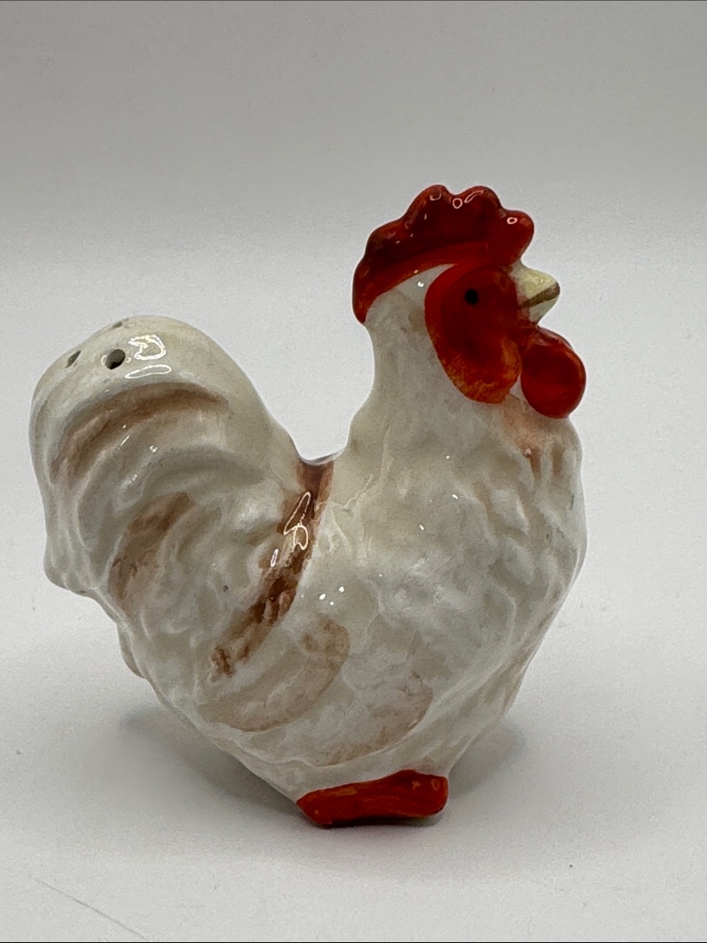 Vintage salt & pepper shaker
Rooster Hen Chicken